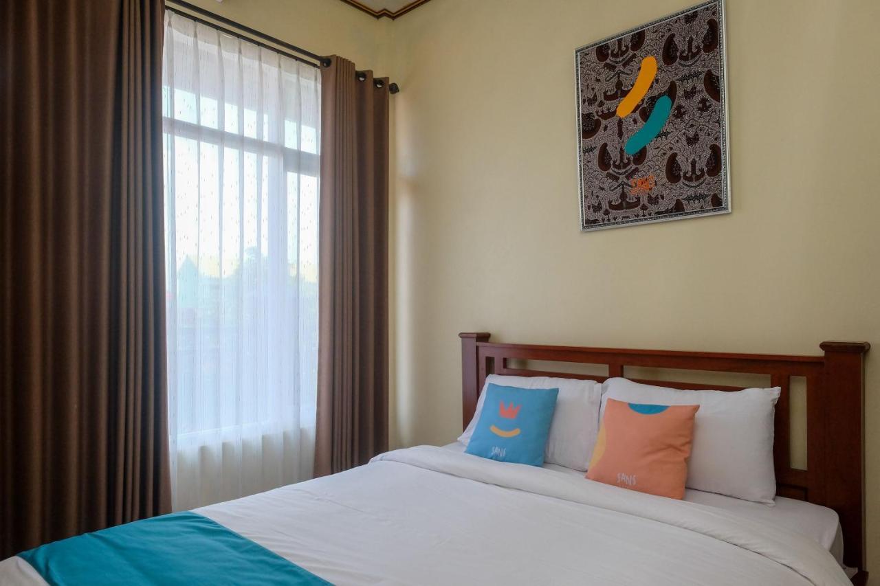 Sans Hotel Kumbang Yogyakarta By Reddoorz Exteriér fotografie