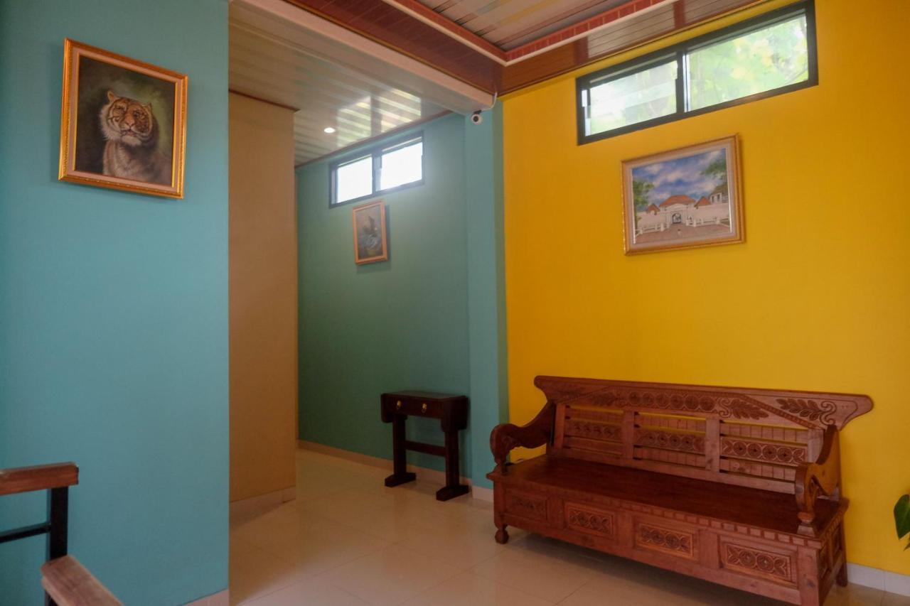 Sans Hotel Kumbang Yogyakarta By Reddoorz Exteriér fotografie