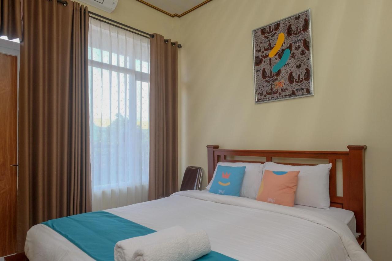 Sans Hotel Kumbang Yogyakarta By Reddoorz Exteriér fotografie