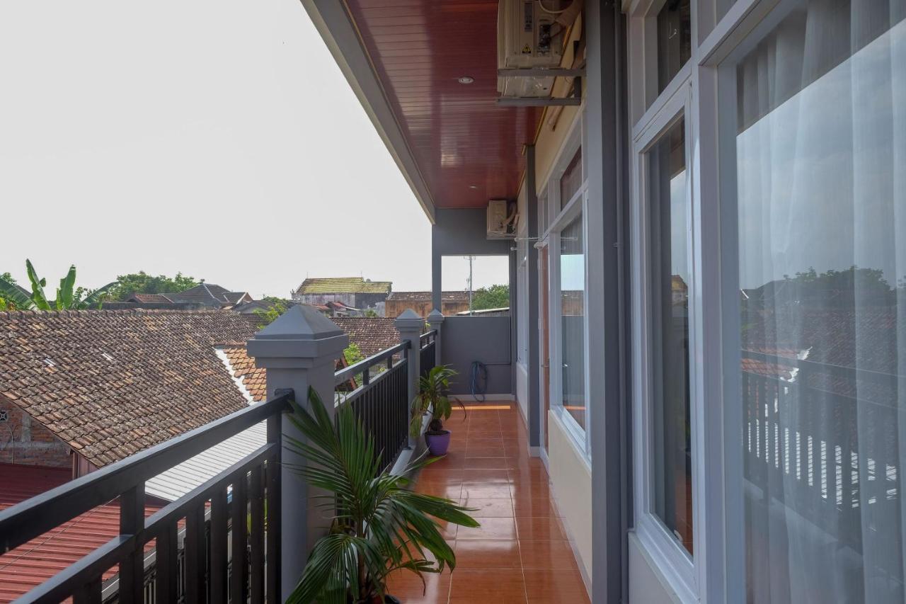 Sans Hotel Kumbang Yogyakarta By Reddoorz Exteriér fotografie