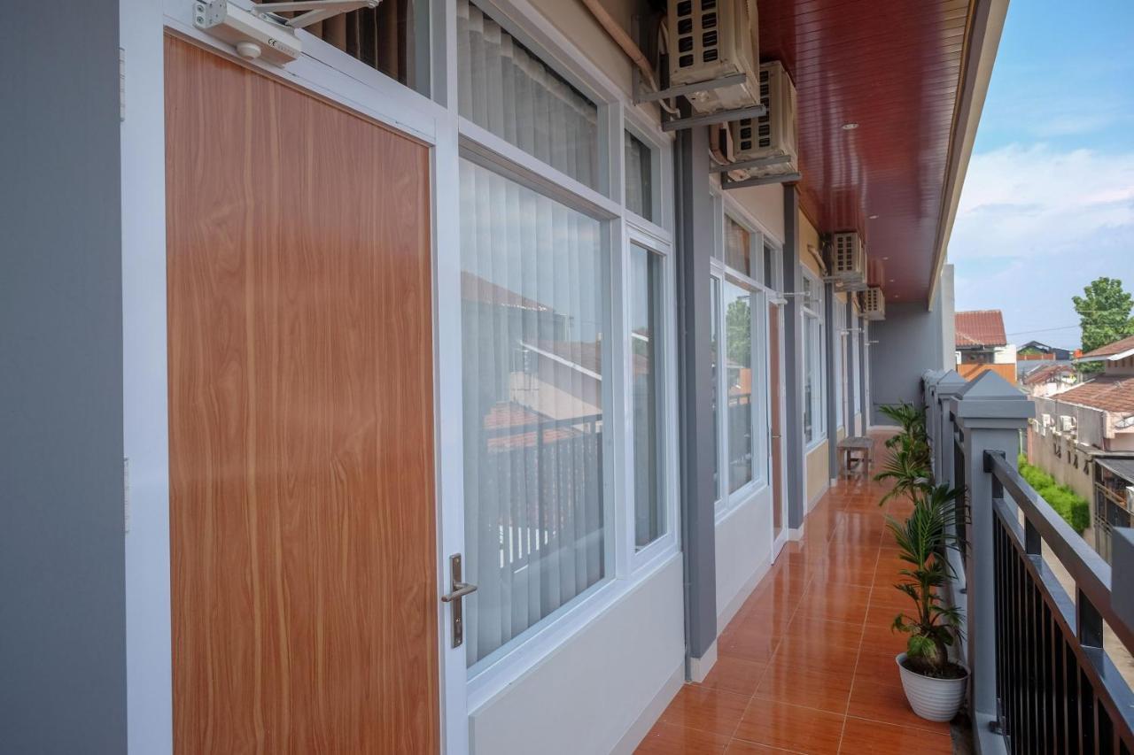 Sans Hotel Kumbang Yogyakarta By Reddoorz Exteriér fotografie