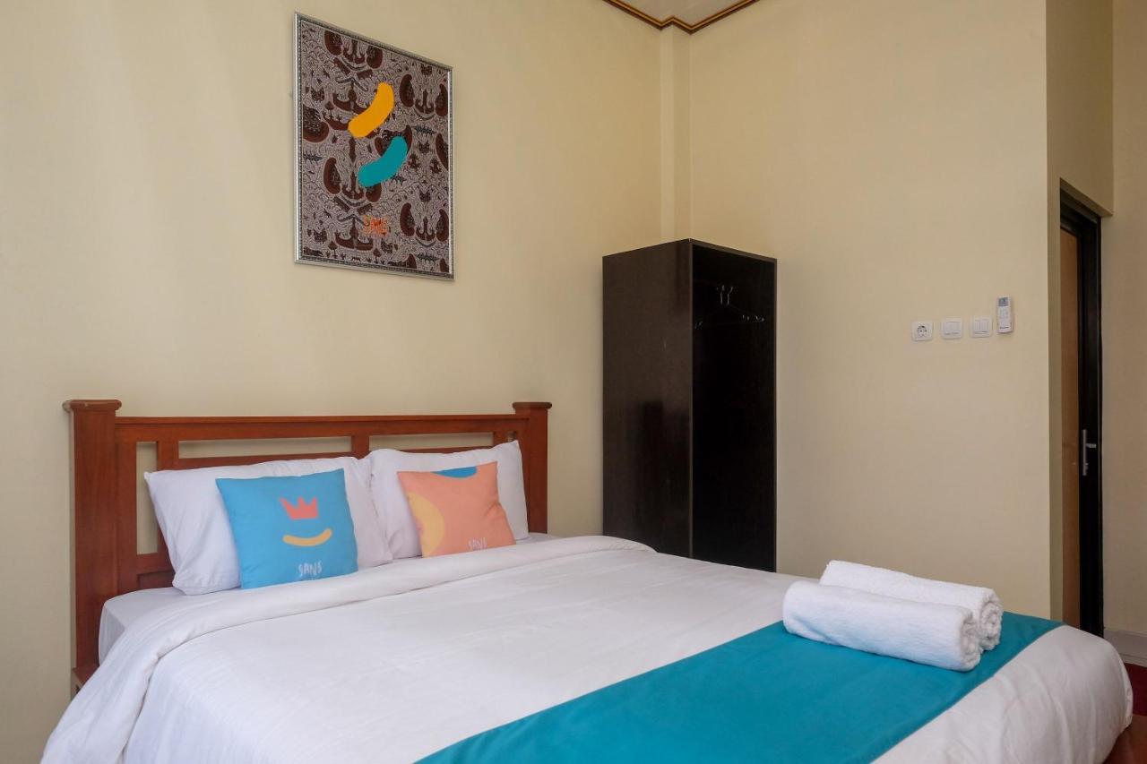 Sans Hotel Kumbang Yogyakarta By Reddoorz Exteriér fotografie
