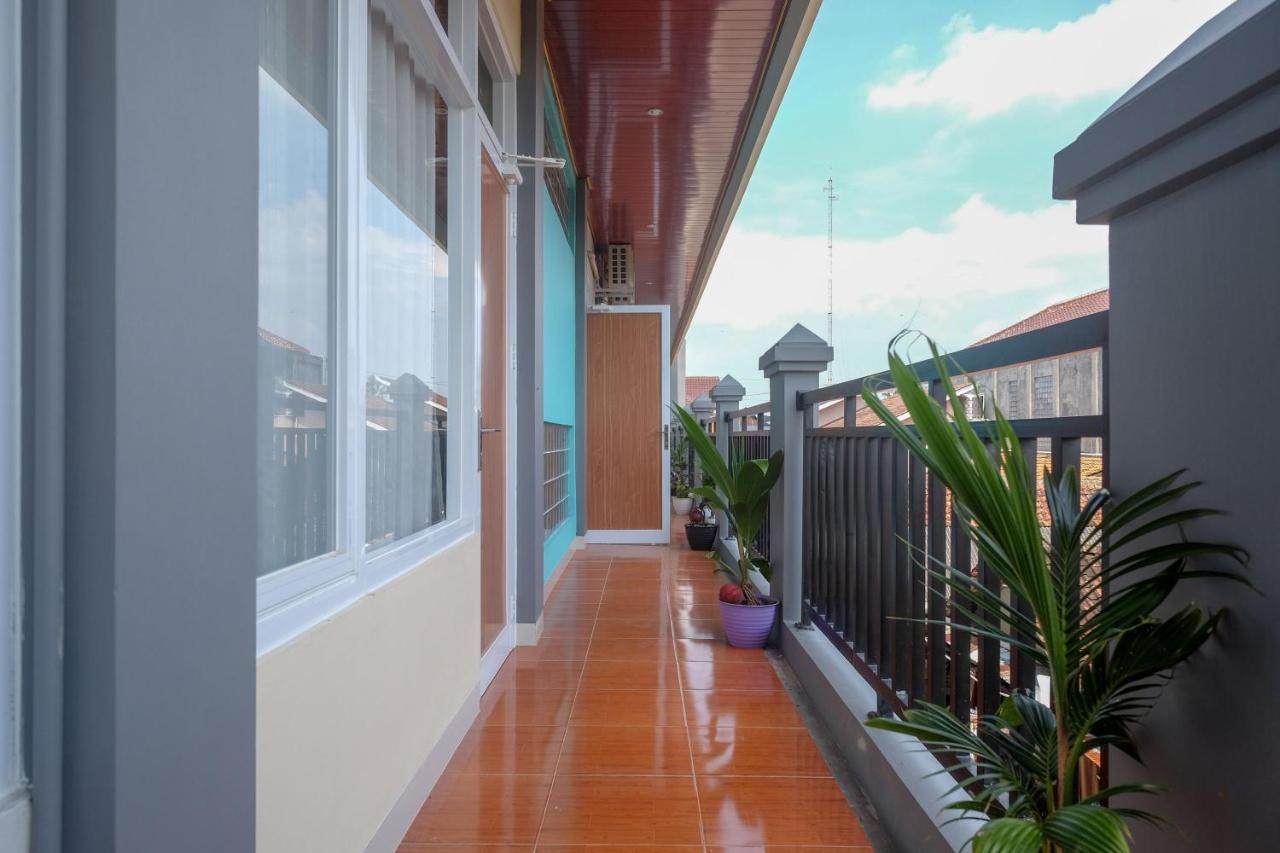 Sans Hotel Kumbang Yogyakarta By Reddoorz Exteriér fotografie