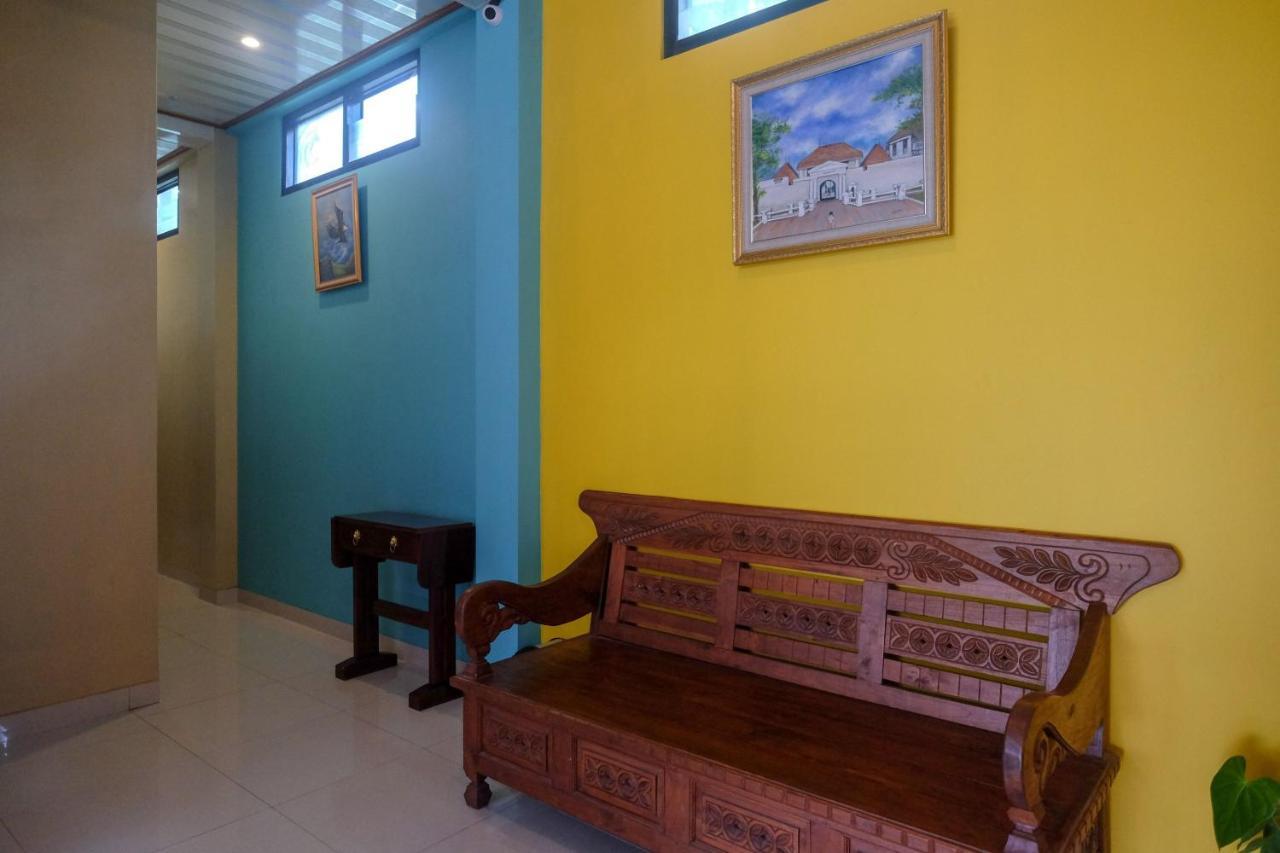 Sans Hotel Kumbang Yogyakarta By Reddoorz Exteriér fotografie