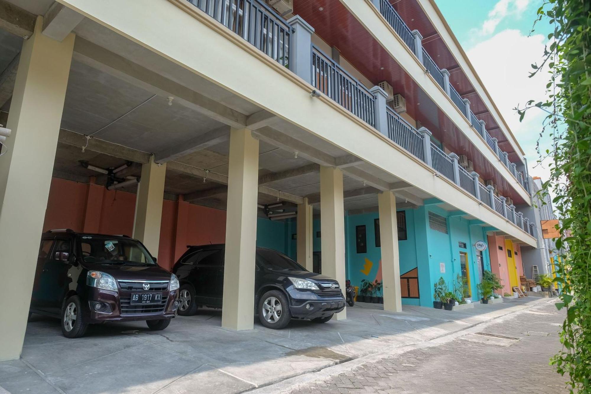 Sans Hotel Kumbang Yogyakarta By Reddoorz Exteriér fotografie